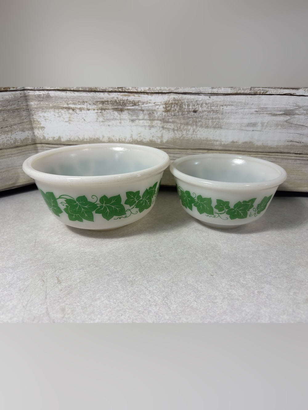 Set of 2 vintage Hazel Atlas vine bowls
